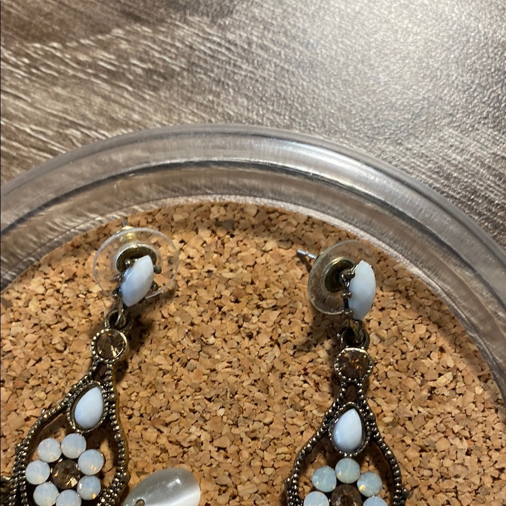 White Fan Earrings with Sparkling Rhinestones - Picture 3 of 3